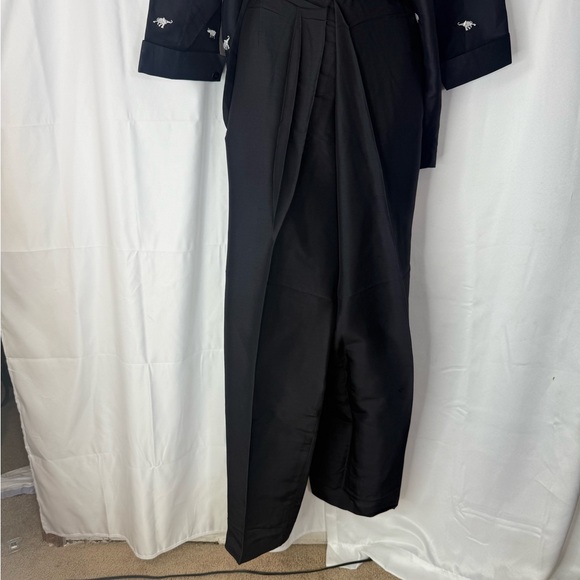 I.S.C Chic Black Two-Piece Set with Embroidery - Picture 12 of 16